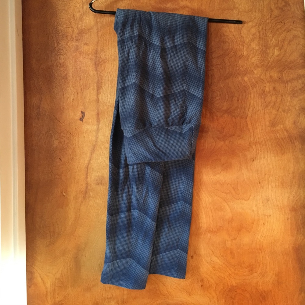 Lularoe OS blue and gray leggings