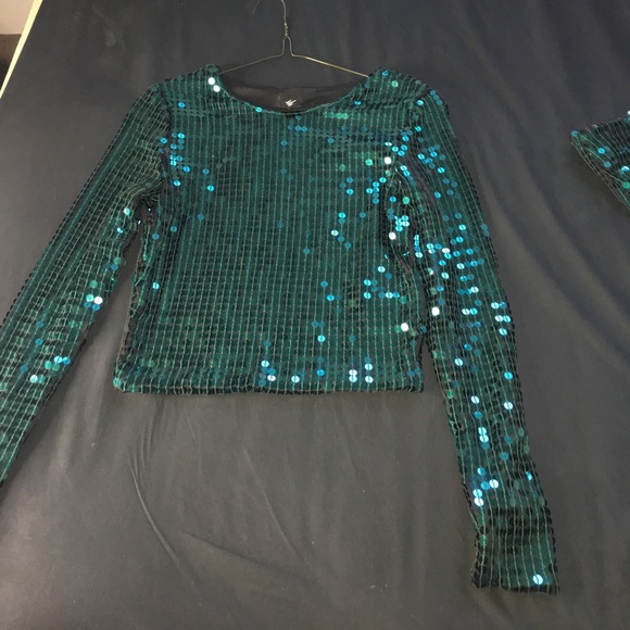 Top - Picture 2 of 2