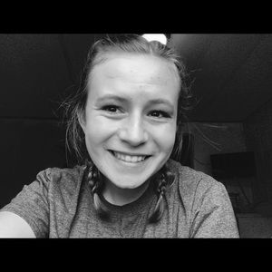 Meet your Posher, Alyssa