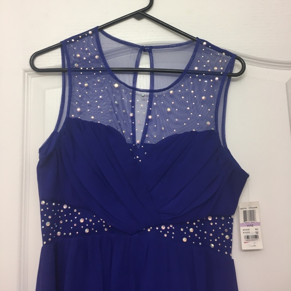 Dress - Picture 2 of 4