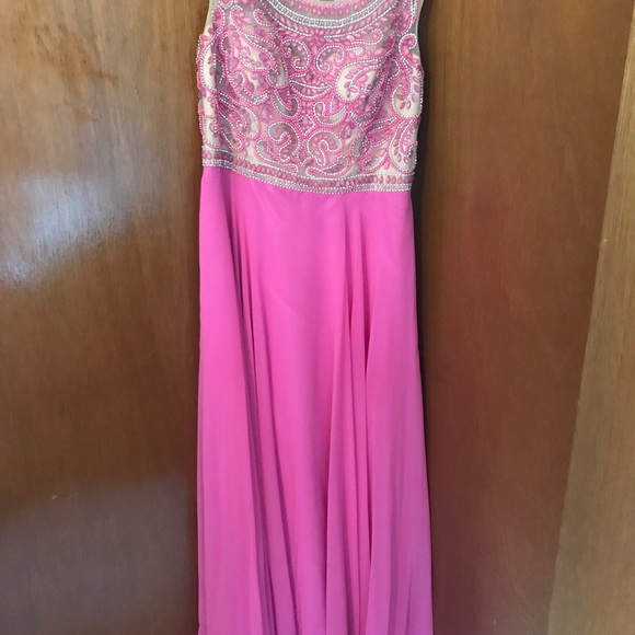 Barbie Pink Prom Dress - Picture 2 of 4