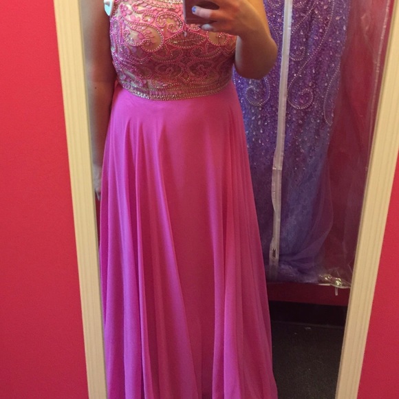 Barbie Pink Prom Dress - Picture 4 of 4