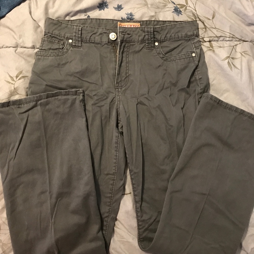 Grey kakis with sparkle button and rear pockets