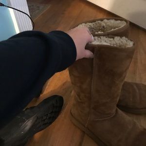 Chesnut tall Ugg’s