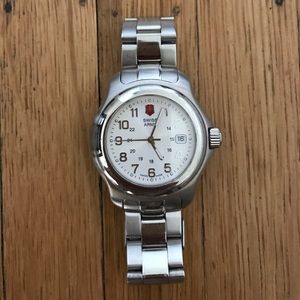 Victorinox Accessories - Victorinox Swiss Army watch Victorinox Accessories - Victorinox Swiss Army watch