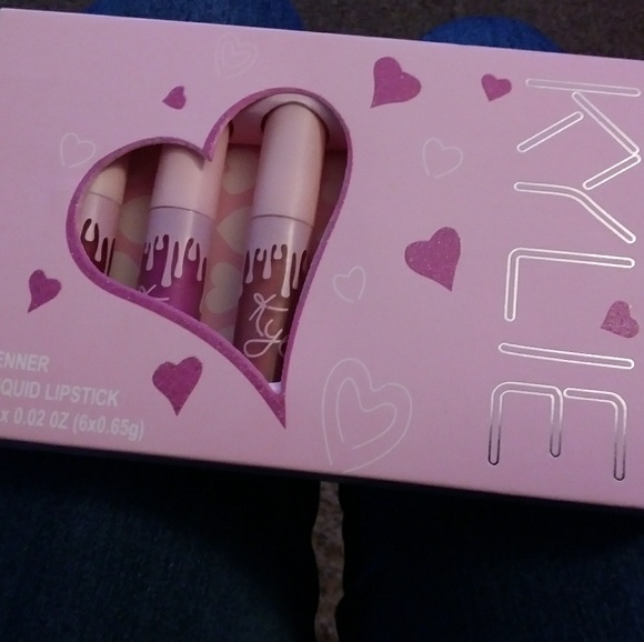 Kylie Cosmetics Other - Flash sale!!! holiday set