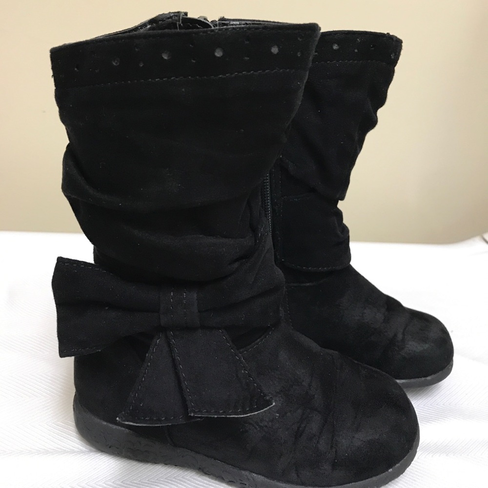 Boots - Picture 3 of 8