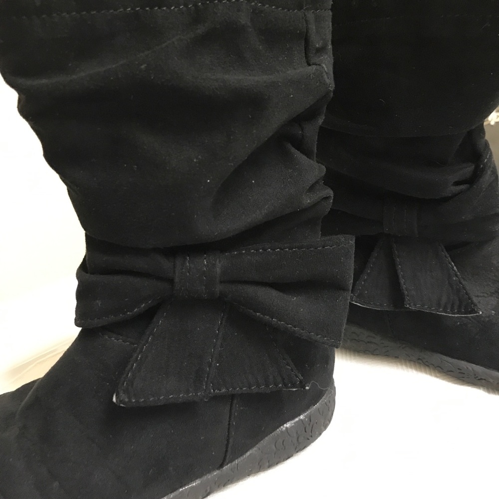 Boots - Picture 2 of 8