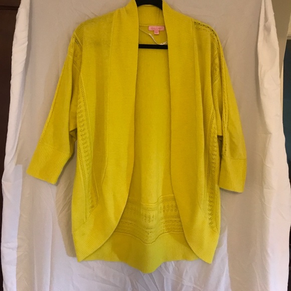 Lilly Pulitzer Sweaters - Lilly Pulitzer bat wing open cardigan sweater M
