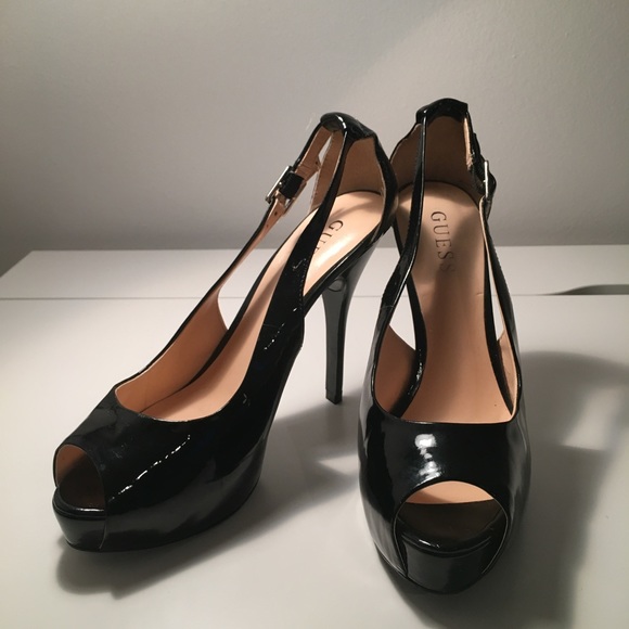 Guess Hondo Platform Peep Toe Pumps - Picture 4 of 7