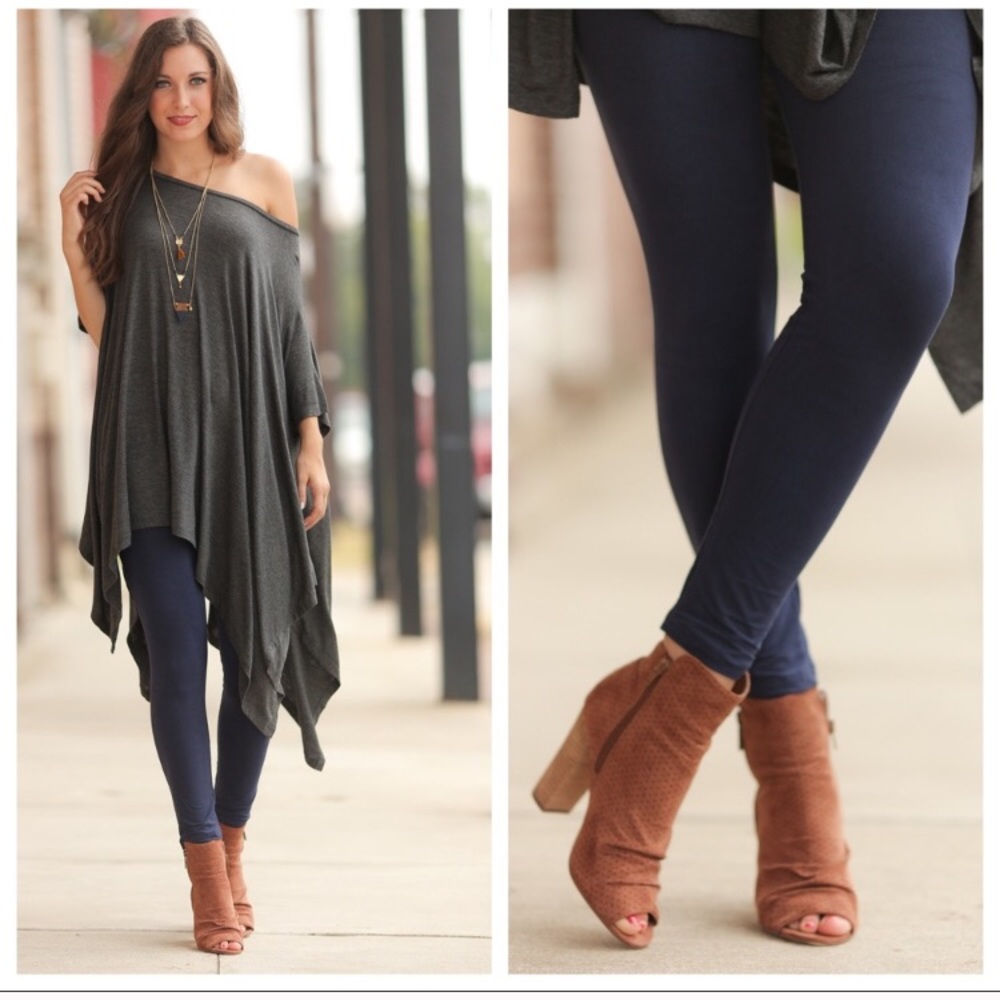 🌟 2 LEFT! 🌟 Navy leggings