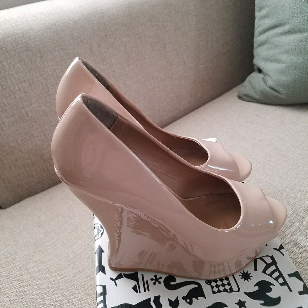 Make An Offer Nude/light pink patent wedge heel