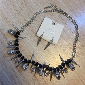 Silver Skull/Spike Faceted Bead Necklace Set Silver Skull/Spike Faceted Bead Necklace Set
