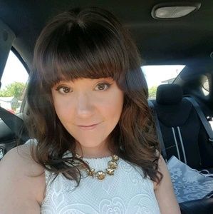 Meet your Posher, Elise