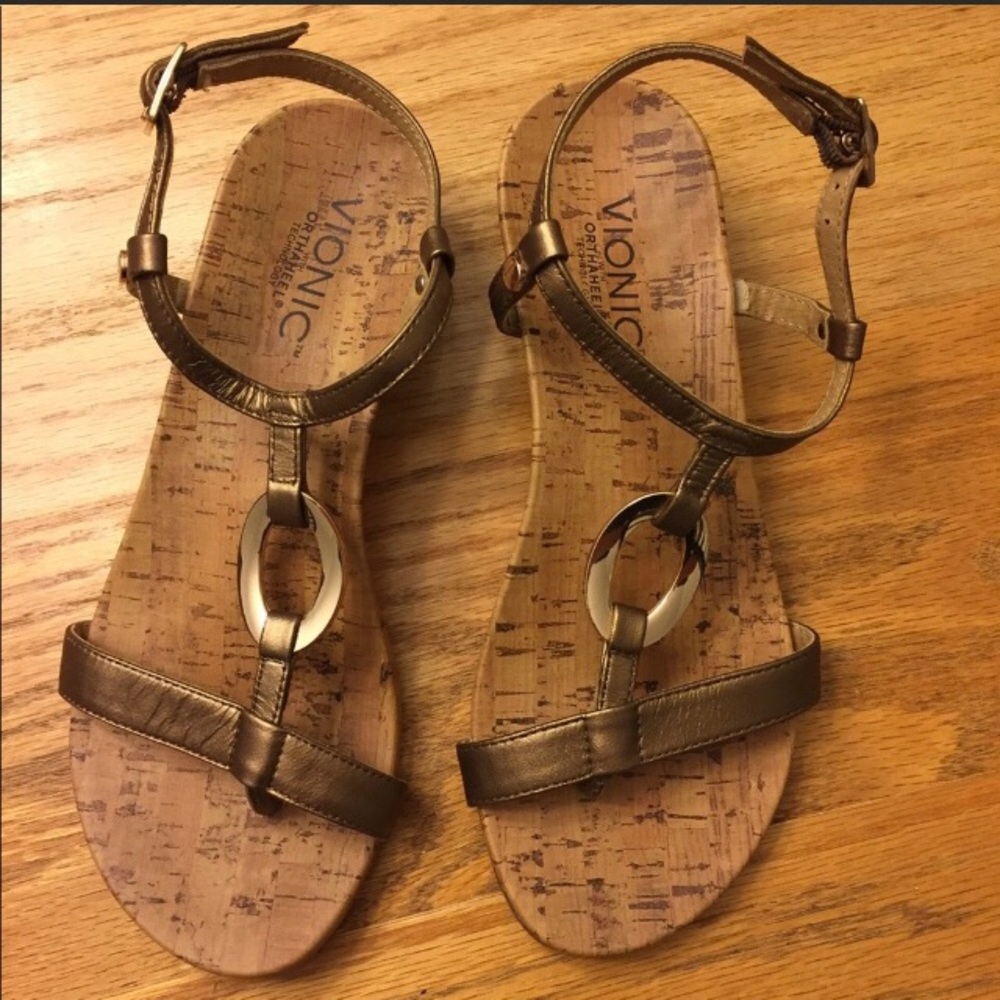 VIONIC gold sandals size 7