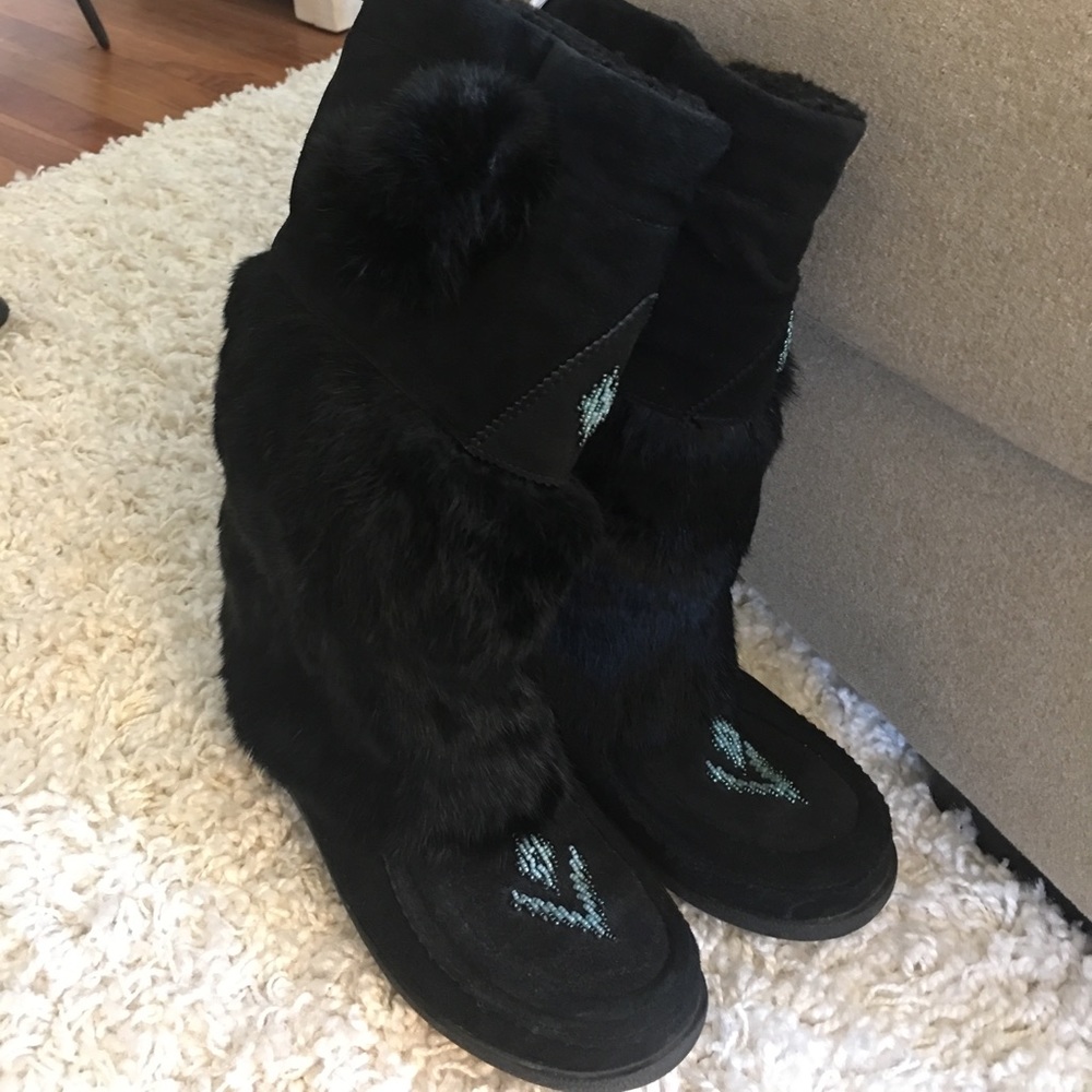 Muks Genuine Rabbit Fur Boots, size 9.