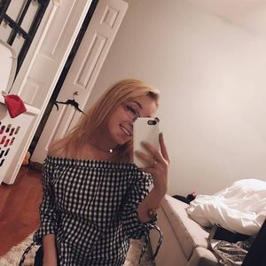 Meet your Posher, Liz