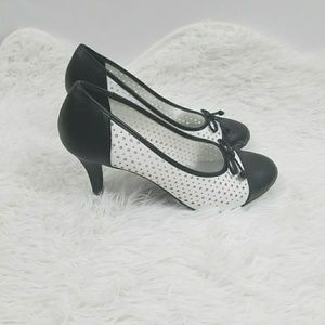 Comfort Plus by Pedictions Womans Shoes