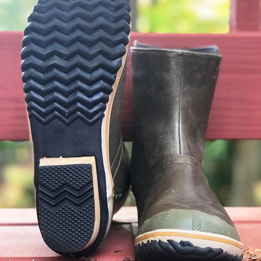 Brown Sorel Boots Size 10