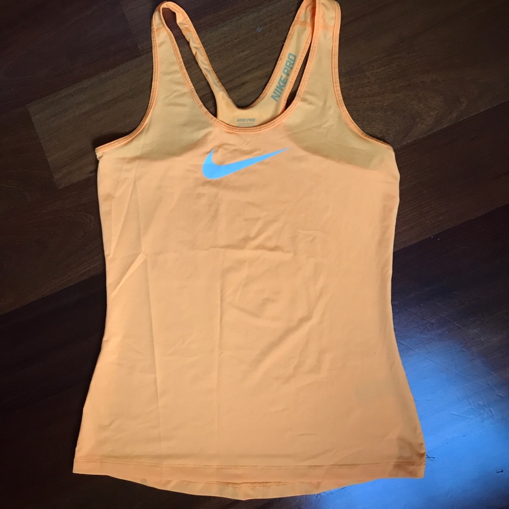 Nike Pro tank