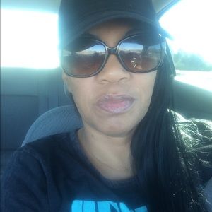 Meet your Posher, Deirdre