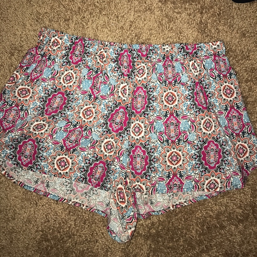 Paisley print loose high waisted shorts
