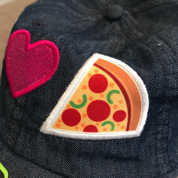 Kids Emoji Hat ✌🏻❤️🍕 - Picture 2 of 5