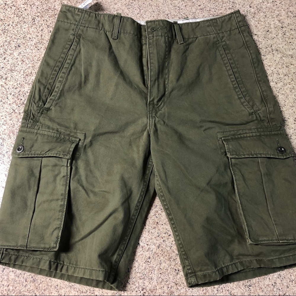 Hunter green Levi’s Cargo Shorts