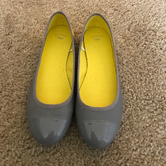 Yellow and grey flats - Picture 2 of 2