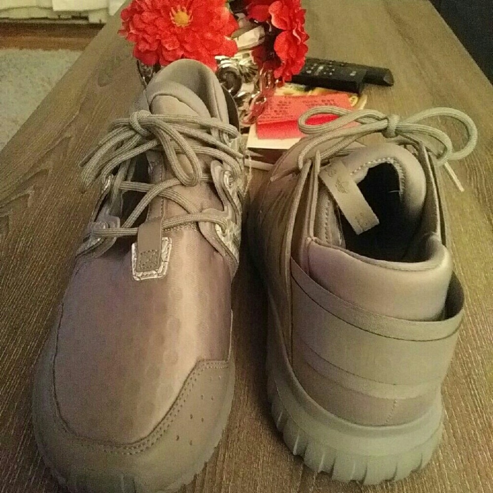 Adidas Tubular never worn