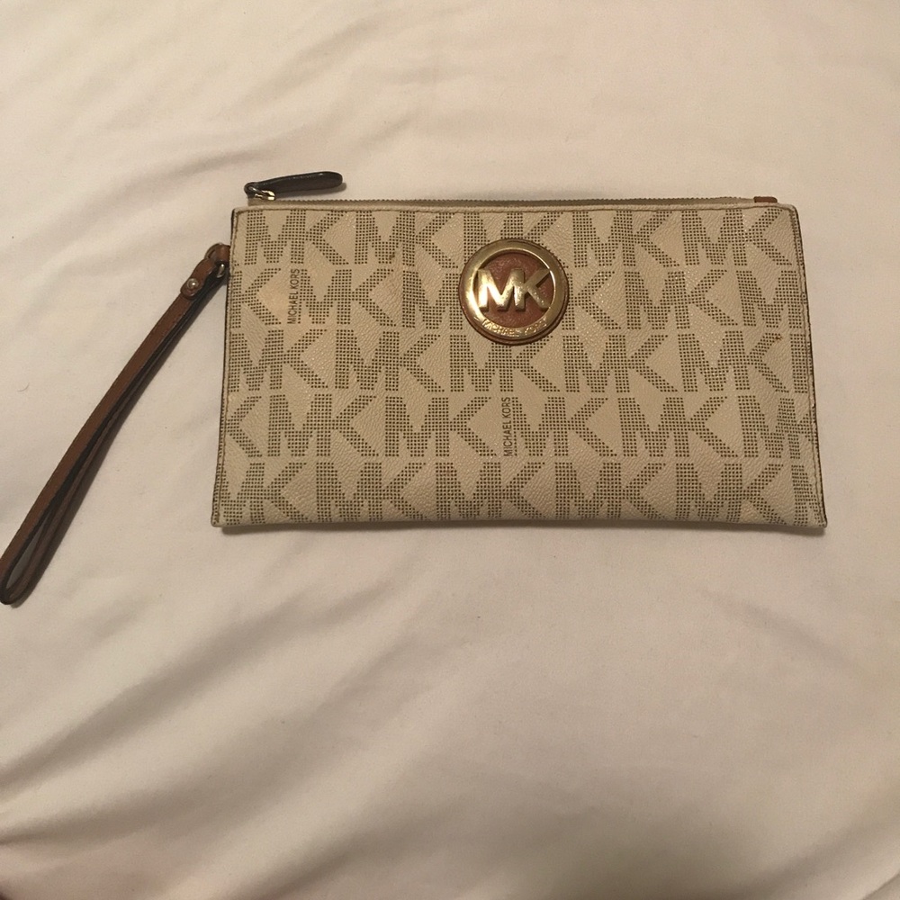 MK wristlet