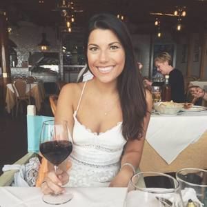 Meet your Posher, Maura