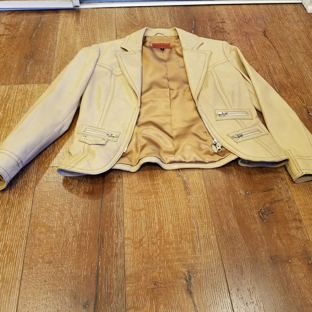 Never worn.