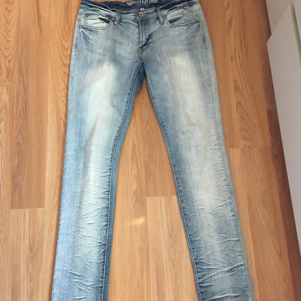 Light Wash Skinny Jeans