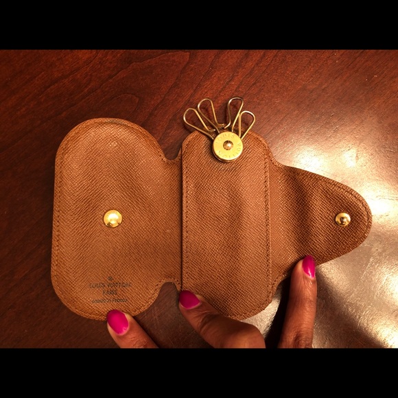 💯Authentic Louis Vuitton Round 4 Key Holder - Picture 2 of 8