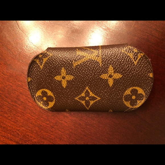 💯Authentic Louis Vuitton Round 4 Key Holder - Picture 3 of 8