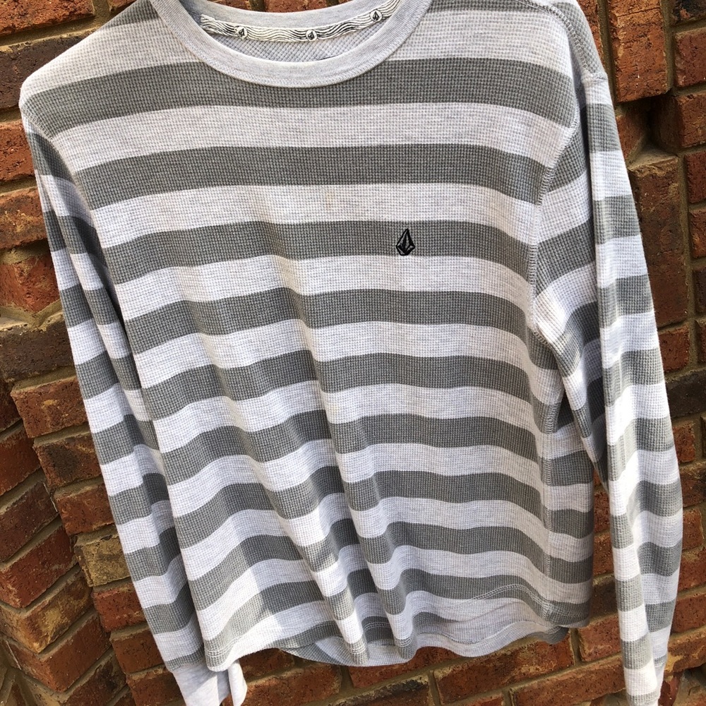 Men’s small volcom thermal long sleeve
