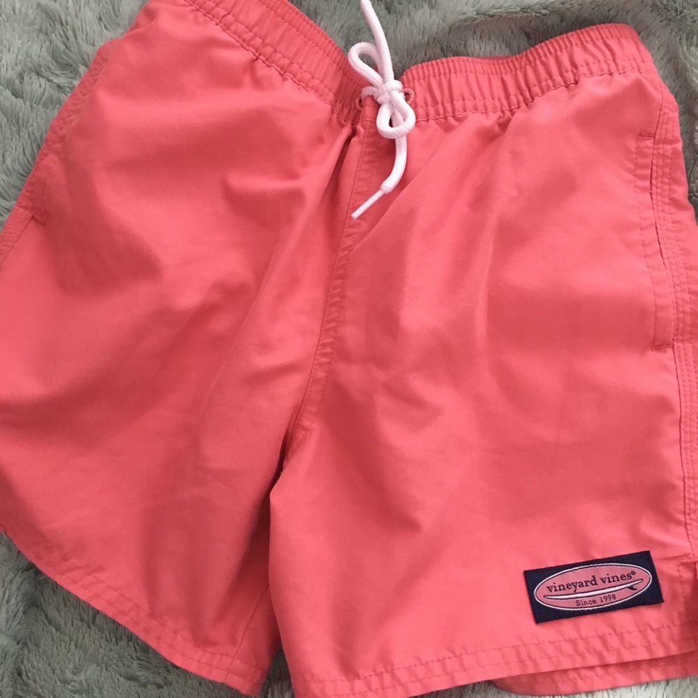 NWOT Vineyard Vines boys swim