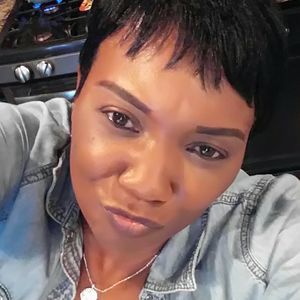 Meet your Posher, Dee dee