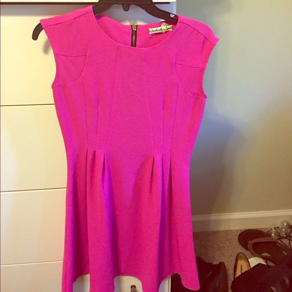 Zipper back, vibrant dress