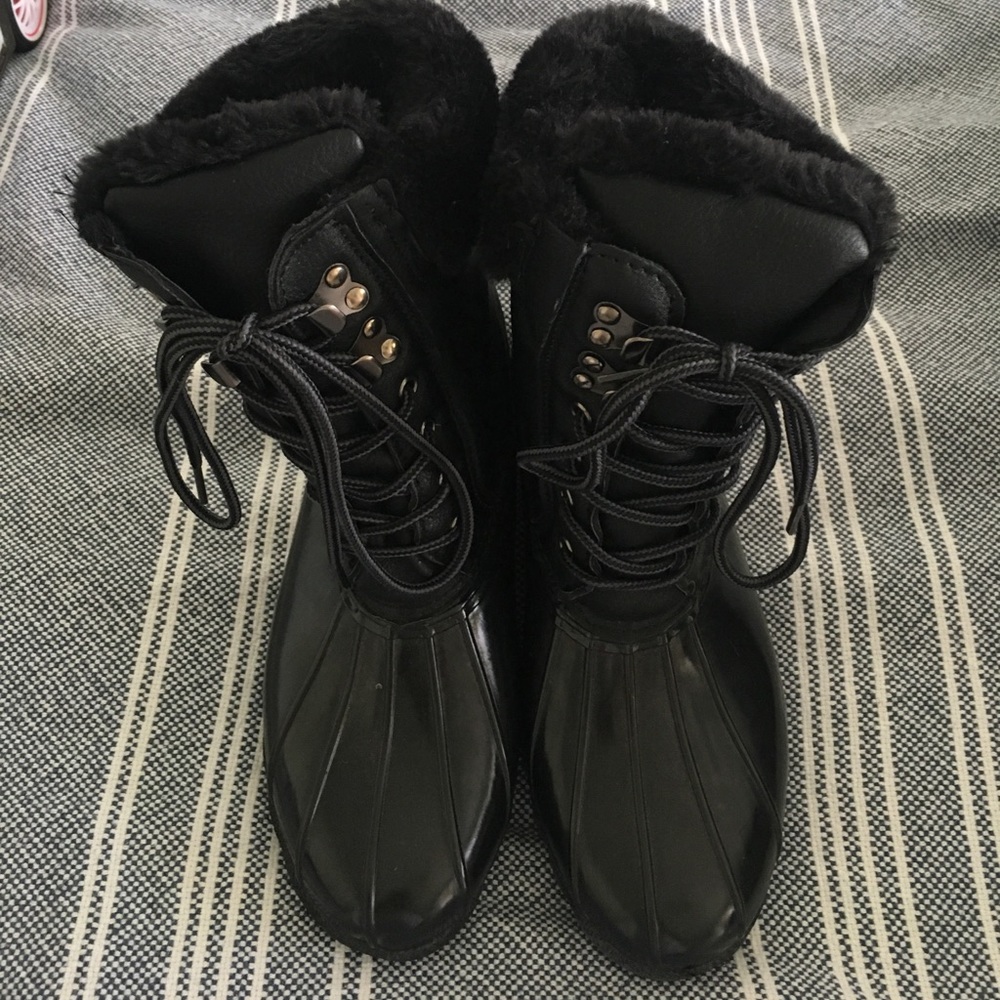 Steve Madden Size 9 Duck Boots Winter Snow Boots
