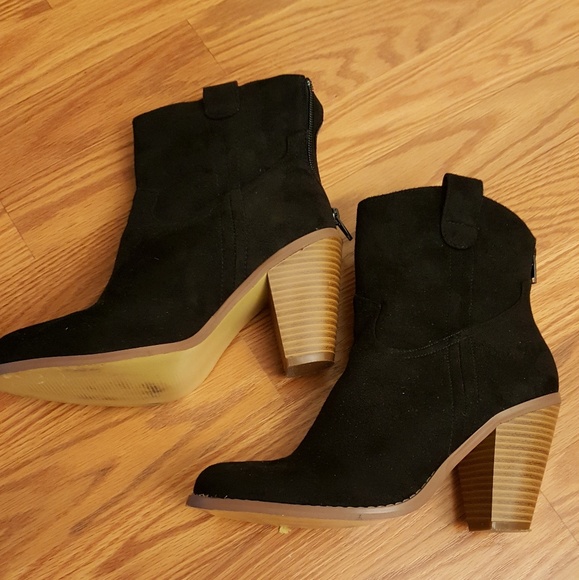 Shoedazzle cowboy boots Clearance