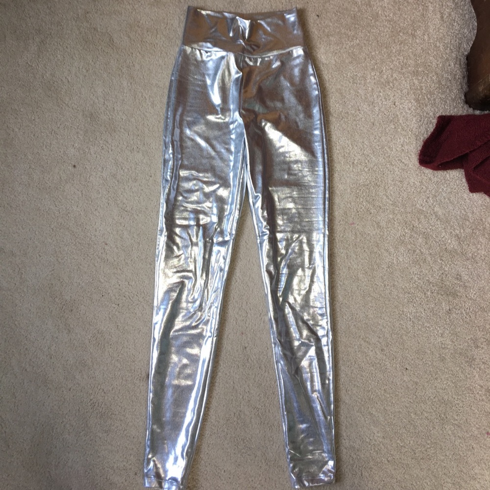 METALLIC LEGGINGS
