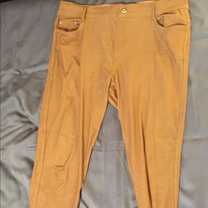 Yelete Tan Stretch Capris