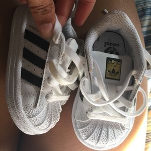 Shell toe Superstar 3 striped infant Adida sneaker