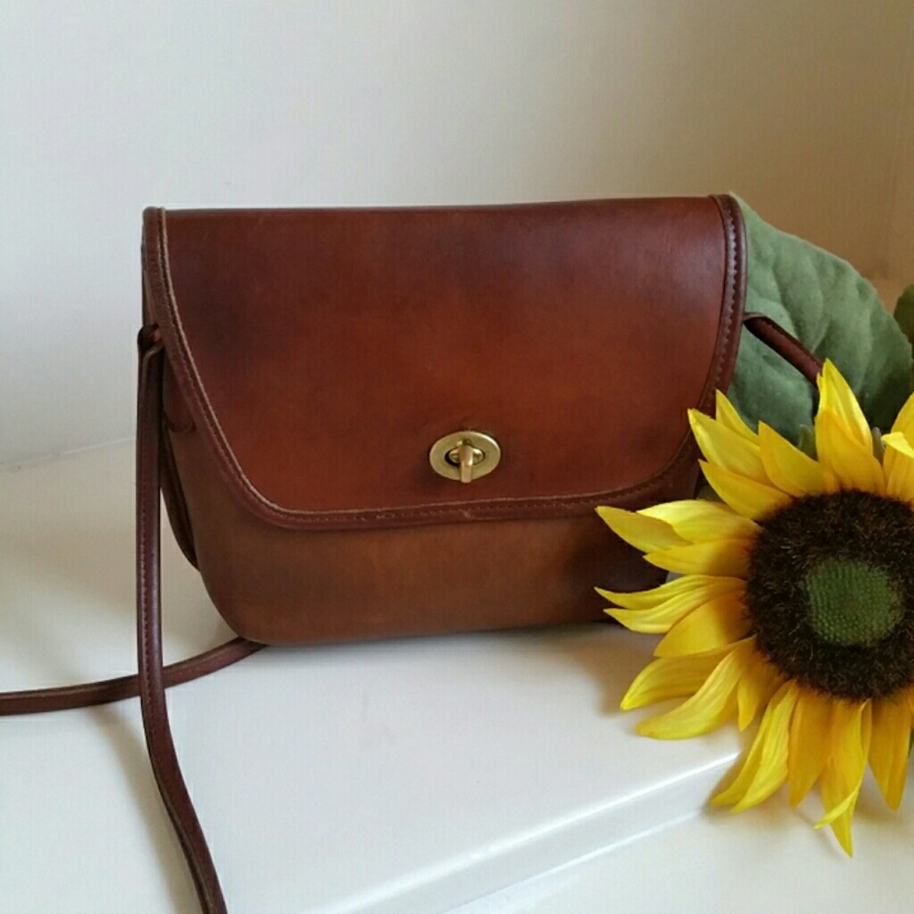 Vintage Coach leather "Quincy" crossbody bag