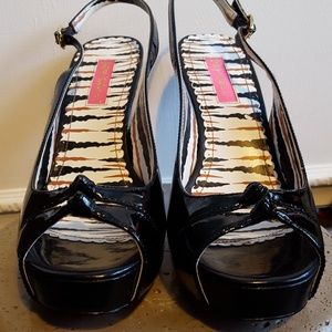 BETSEY JOHNSON DAMIR Black Patent Leather Heels