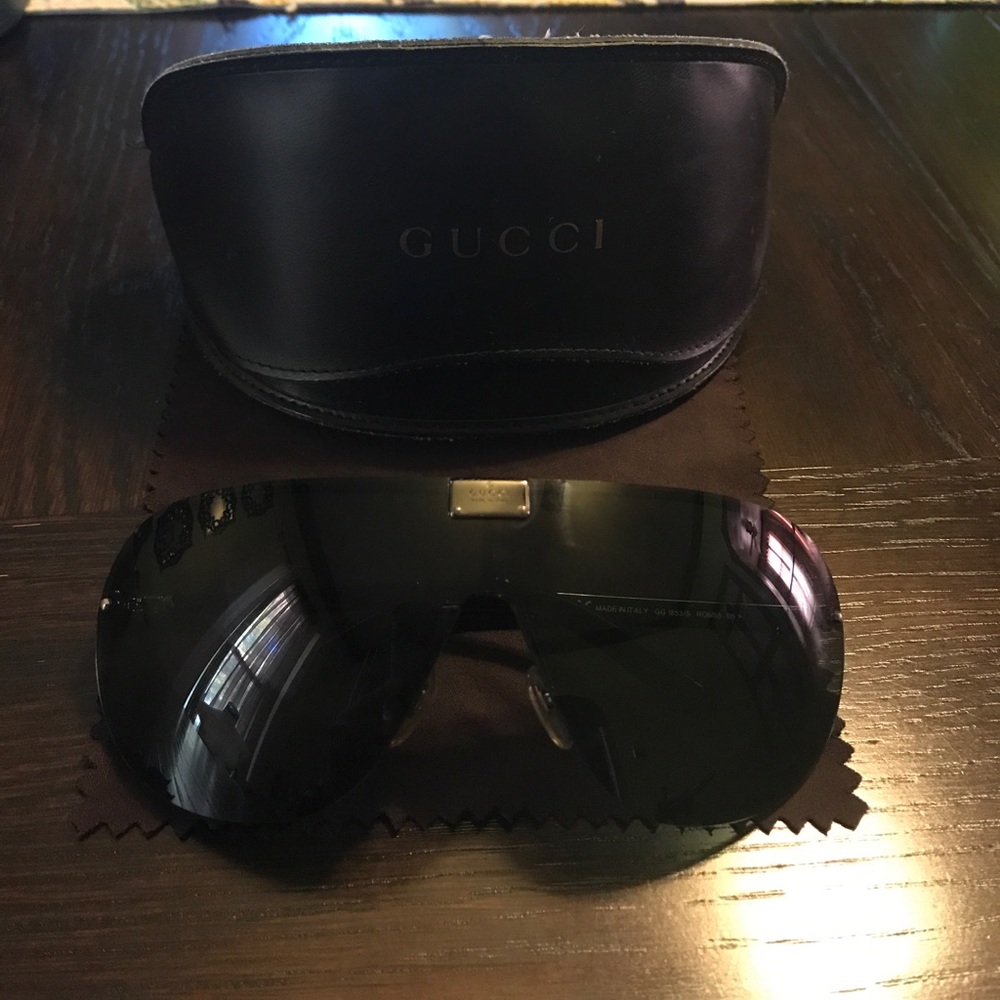 Authentic Gucci sunglasses (black)