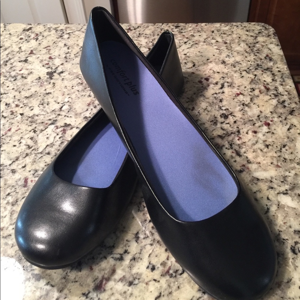Black flats, faux leather