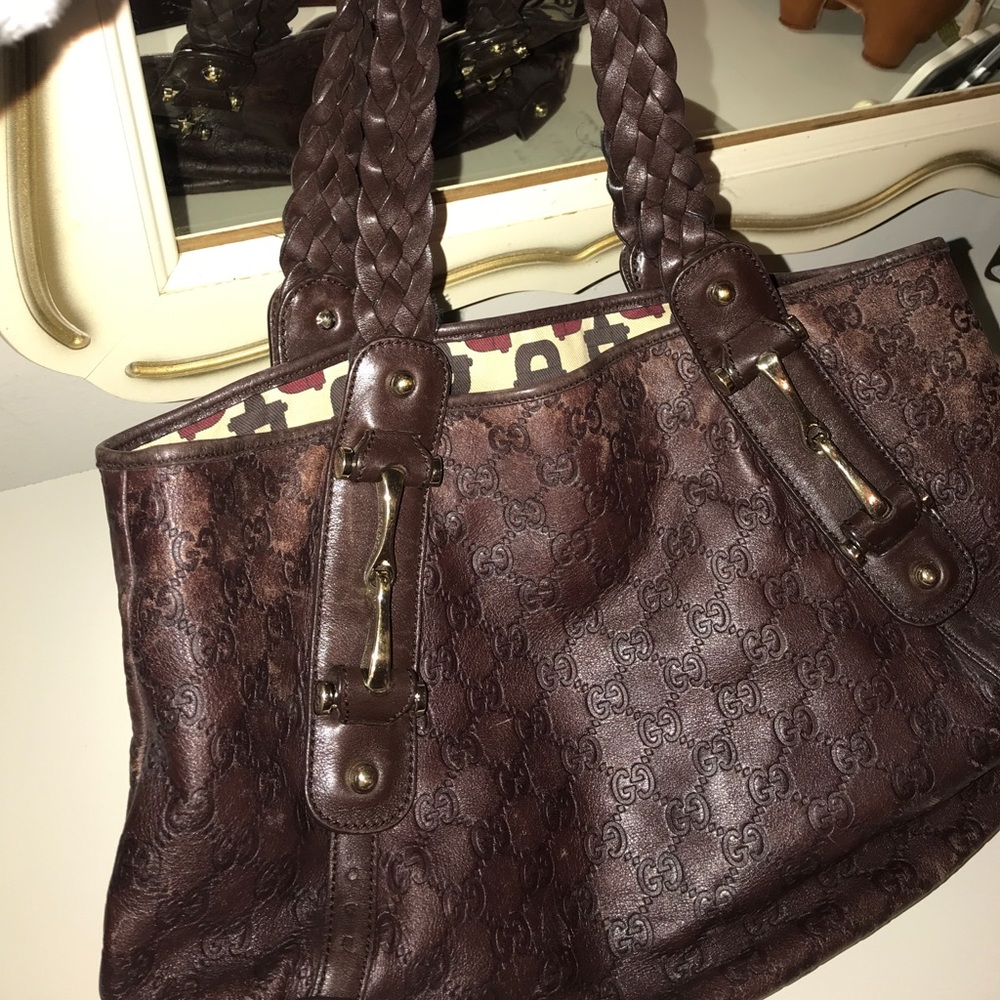 100% authentic Gucci handbag.